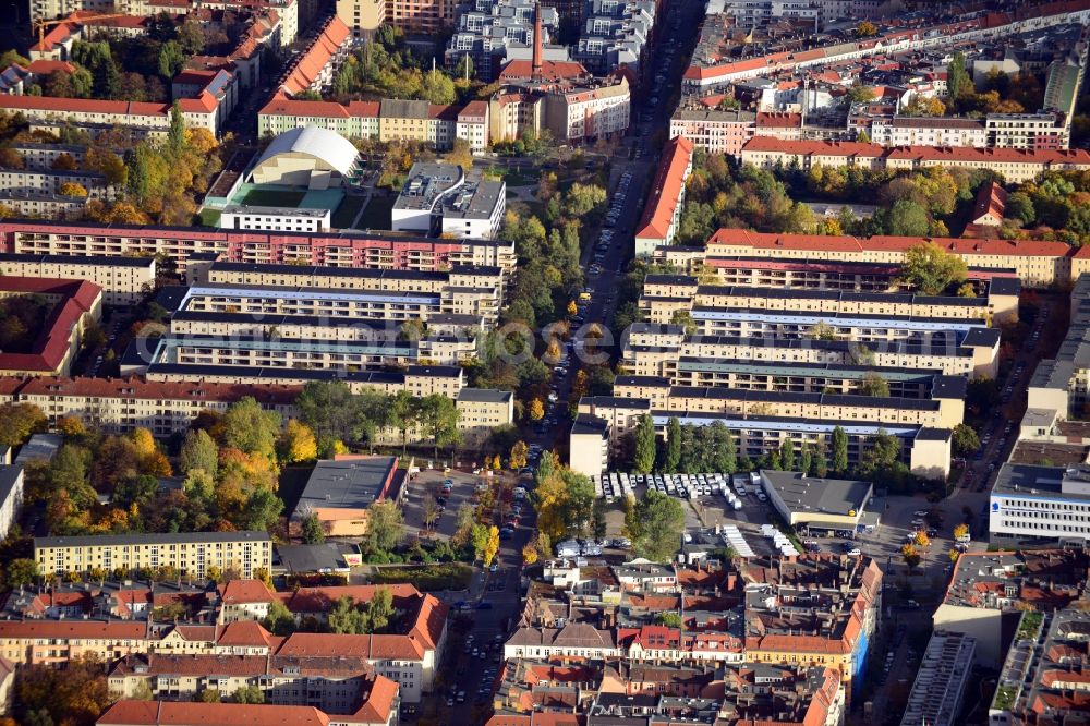 Berlin from above - View of the residential town Wohnstadt Carl Legien at Erich Weinert Strasse in Berlin - Prenzlauer Berg. The historical settlement between Greelstrasse and Ostseestrasse was build from 1928 to 1930 according to designs by architects Bruno Taut and Franz Hilliger. As one of six Berlin Modernism Housing Estates, the building complex was awarded the title of UNESCO World Heritage Site in 2008. Owner of the land is the Prelios Estate Management GmbH