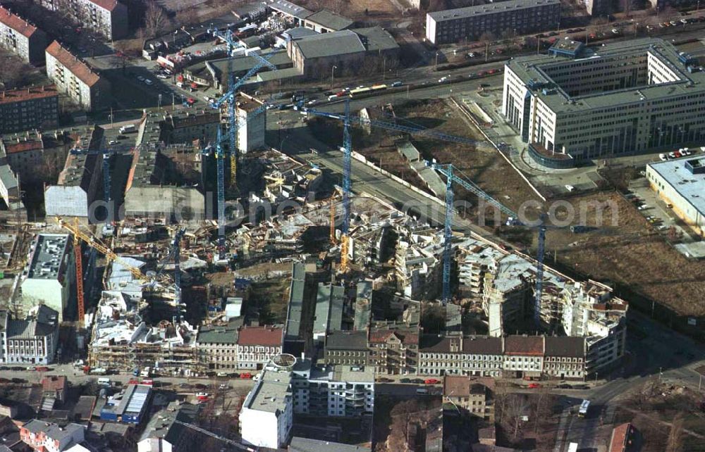 Berlin - Weißensee from the bird's eye view: Wohnungsbau hinter der Weißenseer Spitze