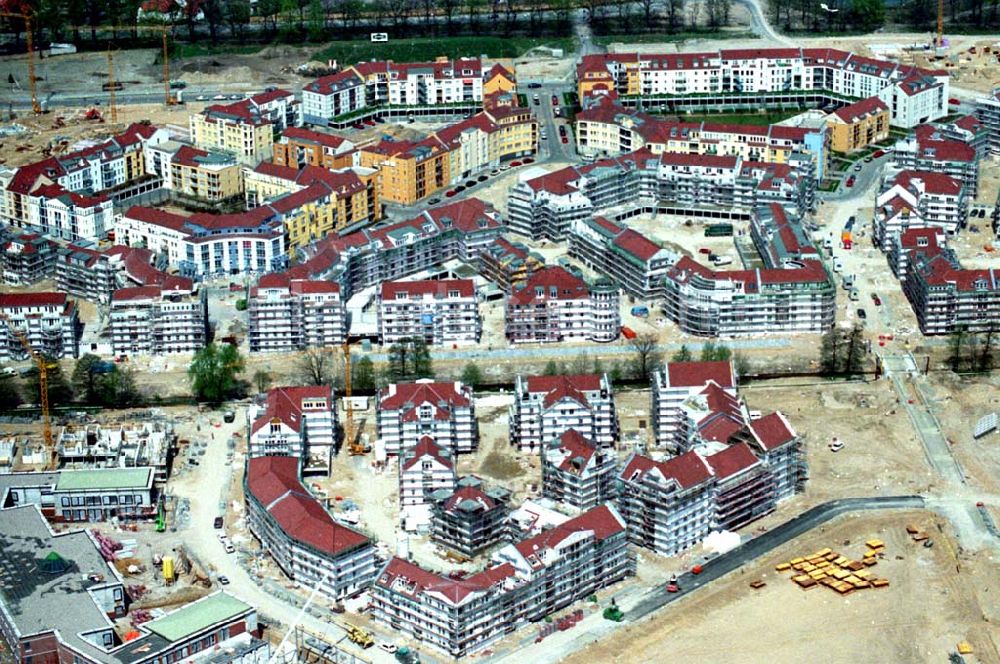 Berlin from the bird's eye view: 30.04.1995 Wohnungsbau Kirchsteigfeld