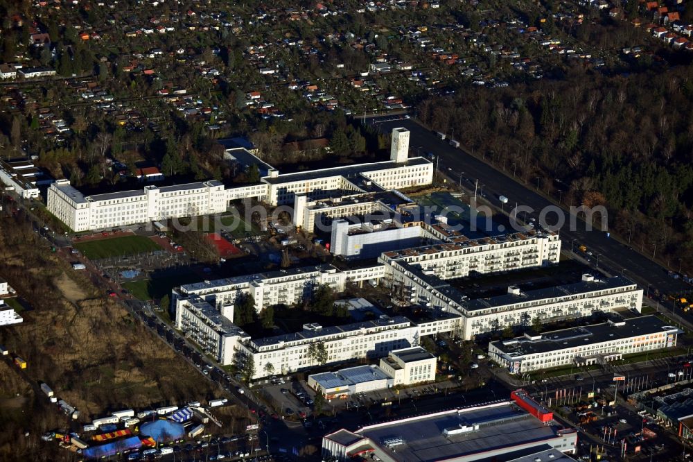 Aerial photograph Berlin - Lesley Lofts residential project on the grounds of the former Telefunken works and later that of the former U.S. Army Headquarters, McNair Barracks at Platz des 4. Juli between Goerzallee and Osteweg in Berlin Lichterfelde