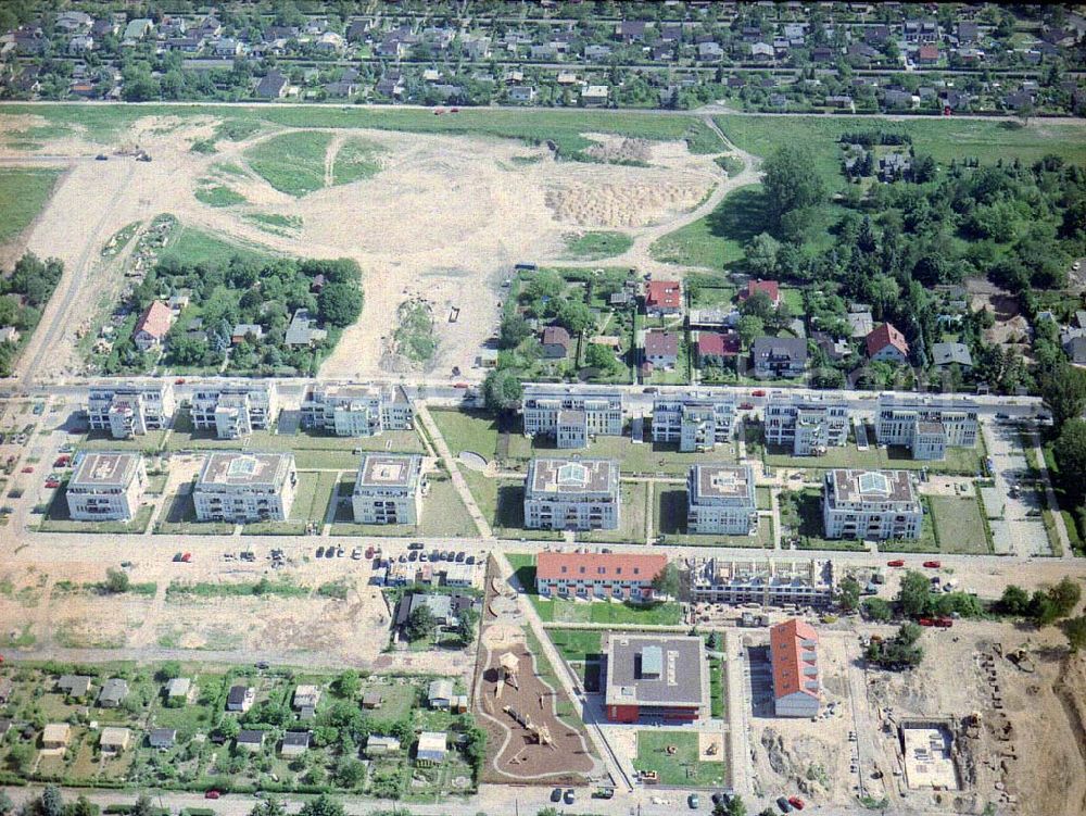 Berlin - Buchholz from above - Wohnungsneubau an der Blankenfelder Straße in Berlin-Buchholz ( Stadtbezirk Berlin-Pankow).