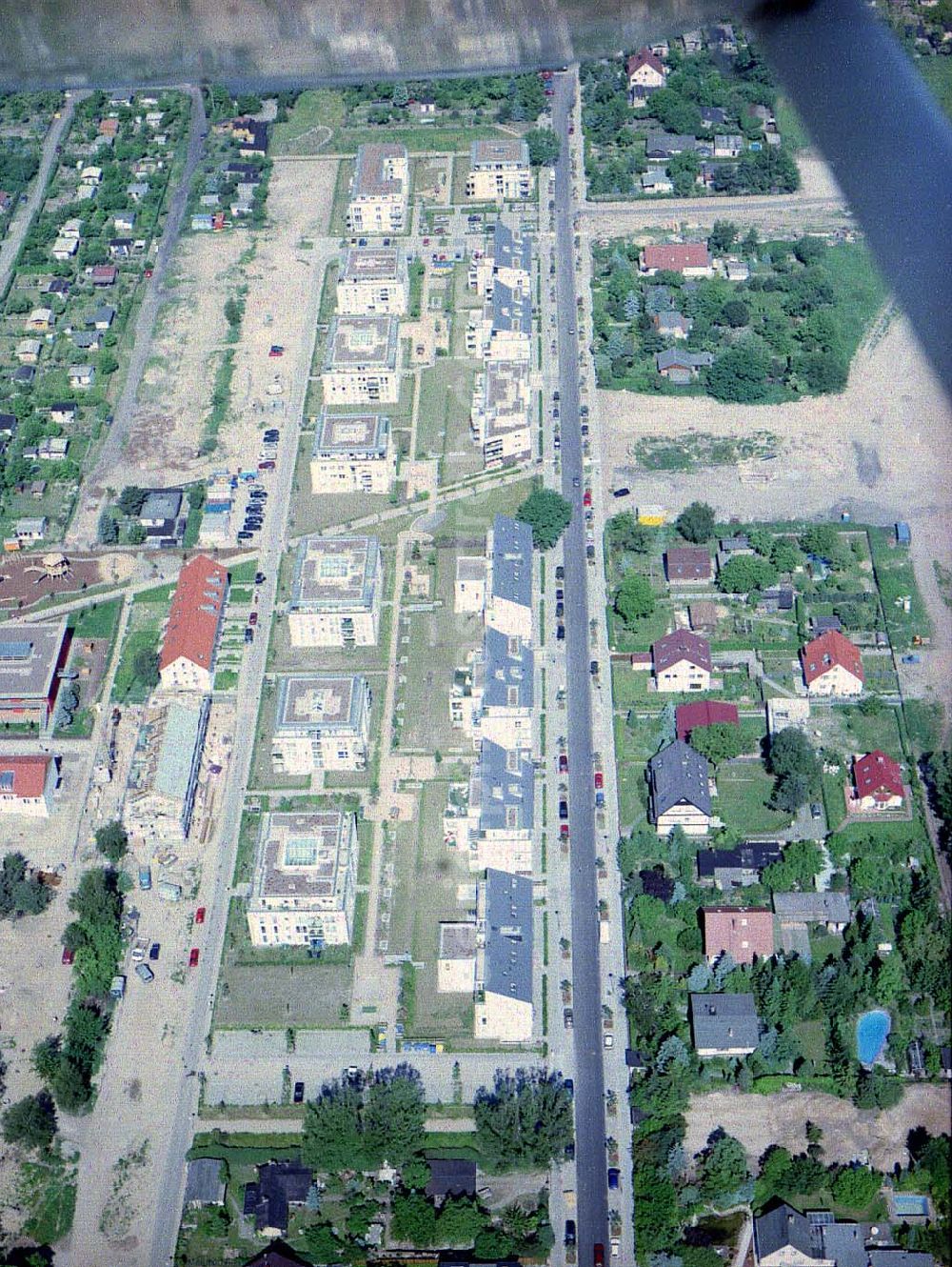 Berlin - Buchholz from the bird's eye view: Wohnungsneubau an der Blankenfelder Straße in Berlin-Buchholz ( Stadtbezirk Berlin-Pankow).