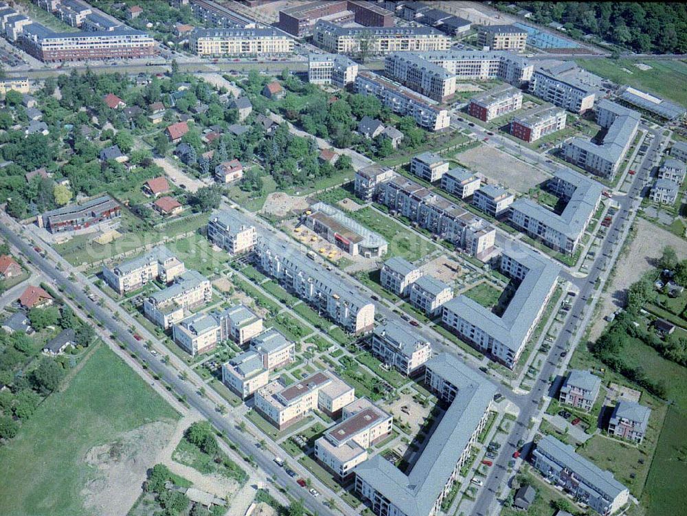 Aerial photograph Berlin - Buchholz - Wohnungsneubau an der Blankenfelder Straße in Berlin-Buchholz ( Stadtbezirk Berlin-Pankow).