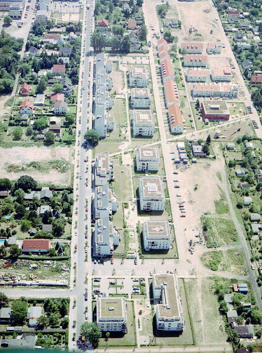 Aerial photograph Berlin - Wohnungsneubau an der Blankenfelder Straße in Berlin-Buchholz ( Stadtbezirk Berlin-Pankow).