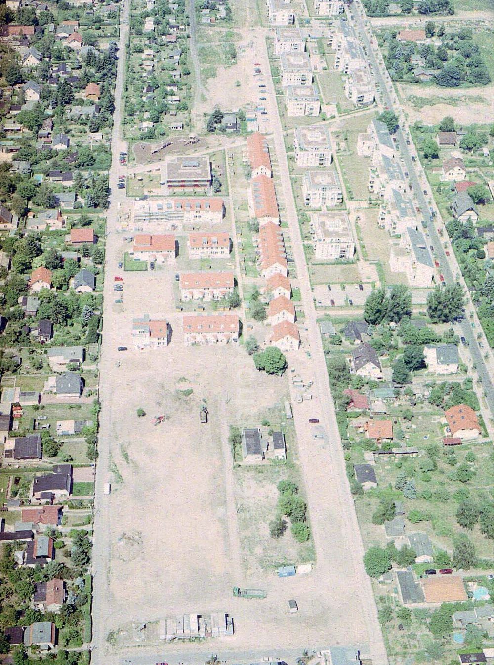 Aerial image Berlin - Wohnungsneubau an der Blankenfelder Straße in Berlin-Buchholz ( Stadtbezirk Berlin-Pankow).