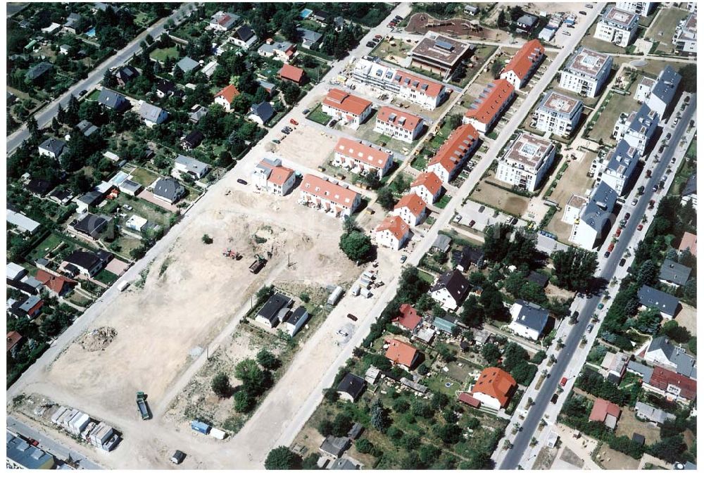 Aerial photograph Berlin - Wohnungsneubau an der Blankenfelder Straße in Berlin-Buchholz ( Stadtbezirk Berlin-Pankow).