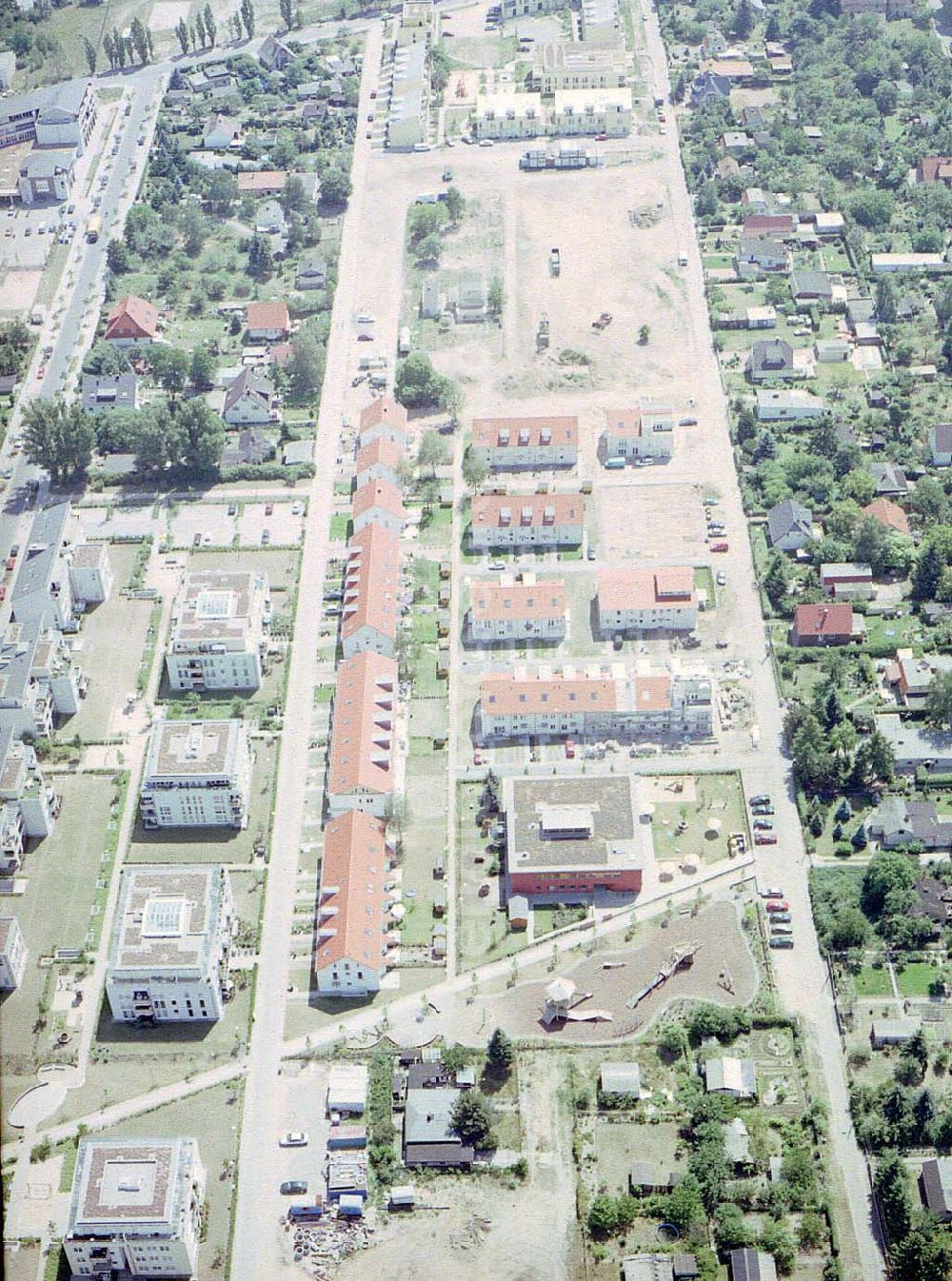 Aerial image Berlin - Wohnungsneubau an der Blankenfelder Straße in Berlin-Buchholz ( Stadtbezirk Berlin-Pankow).