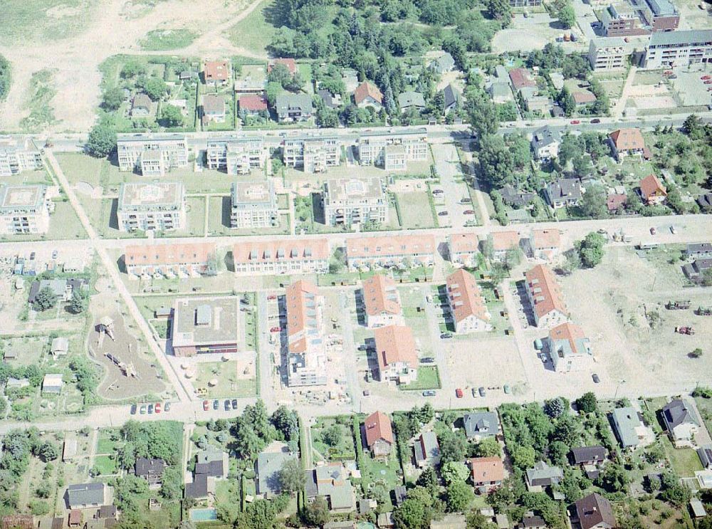 Berlin from above - Wohnungsneubau an der Blankenfelder Straße in Berlin-Buchholz ( Stadtbezirk Berlin-Pankow).