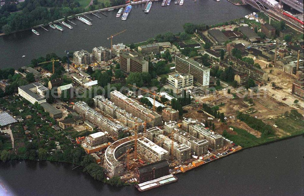 Aerial image Berlin - Friedrichshain - Wohnungsneubau auf der Halbinsel Alt-Stralau.