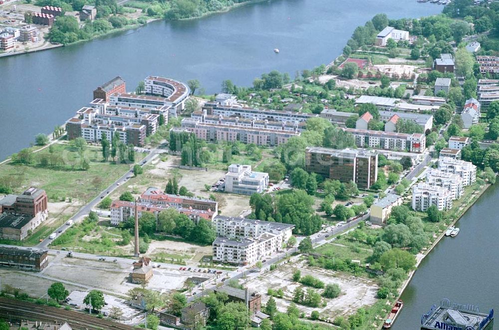 Aerial photograph Berlin - Friedrichshain - Wohnungsneubau auf der Halbinsel Stralau an der Rummelsburger Bucht. Datum: 16.05.03