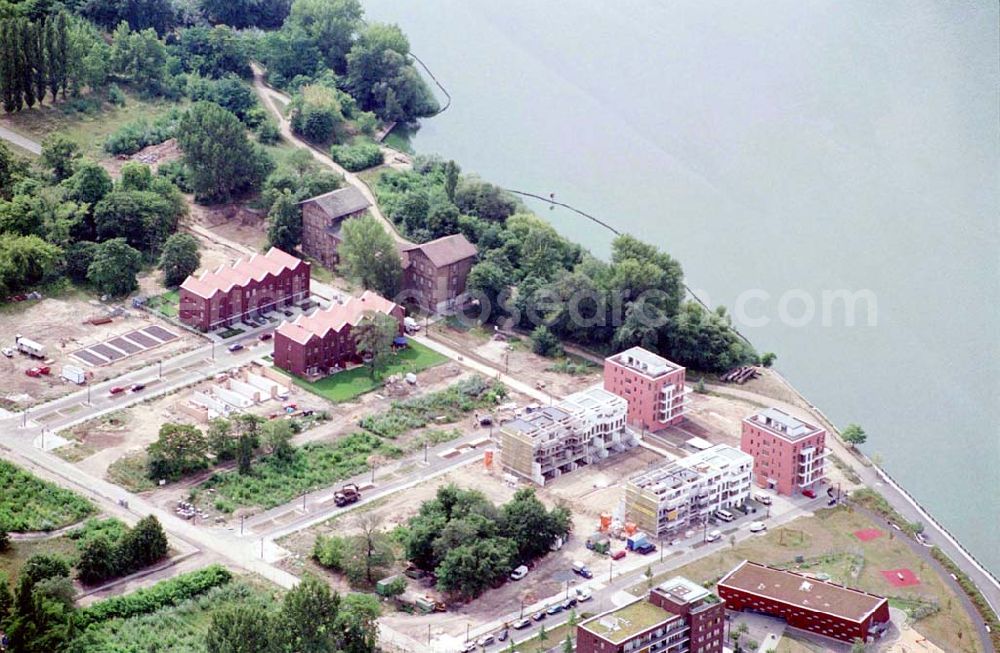 Aerial photograph Berlin / Lichtenberg - Wohnungsneubau der Unternehmensgruppe ZIEL an der Rummelsburger Bucht / Lichtenberg