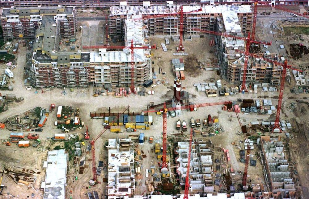 Aerial image Berlin - Wohnungsneubau der Wohnsiedlung Weiße Taube durch die Unternehmensgruppe Max Aicher an der Landsberger Allee