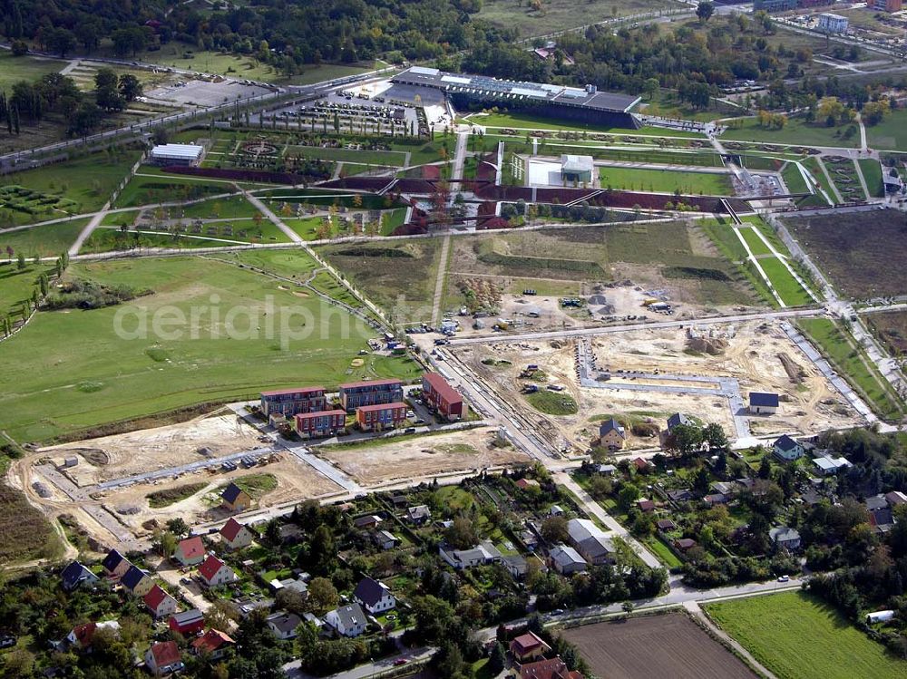 Aerial photograph Potsdam - 07.10.2004 Blick auf die Wohnungsneubauten am westlichen Rand des Bugageländes in Potsdam-Bornim.