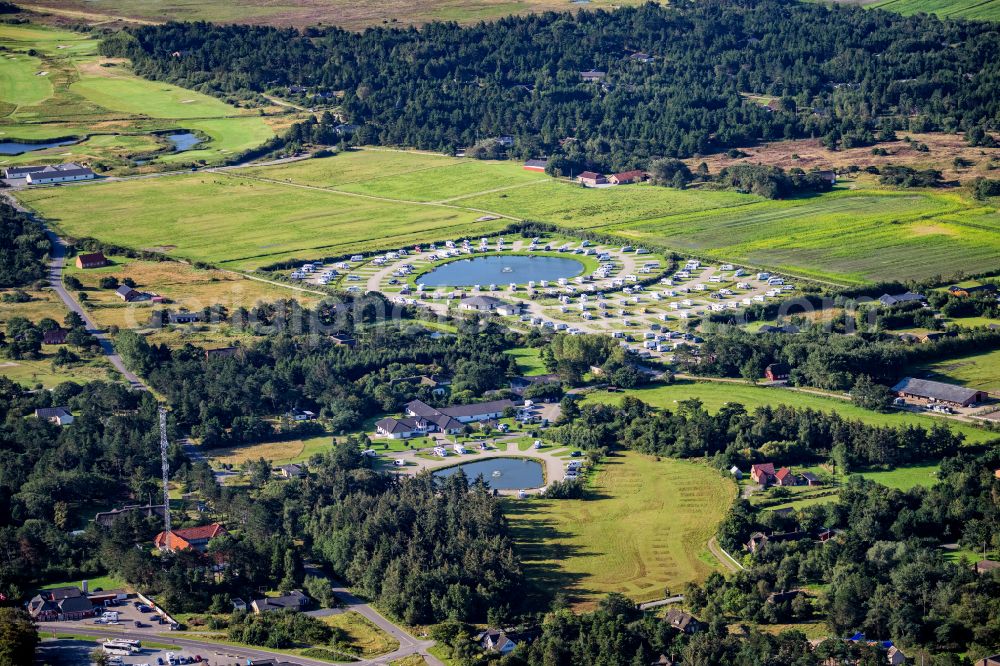 Römö from the bird's eye view: Caravans and RVs on the RV site Oasen on street Roemersvej in Roemoe at the island Roemoe in Syddanmark, Denmark