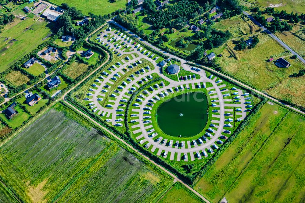 Aerial image Römö - Caravans and RVs on the RV site Oasen WoMo Stellplatz on street Vrabyvej in Roemoe at the island Roemoe in Syddanmark, Denmark