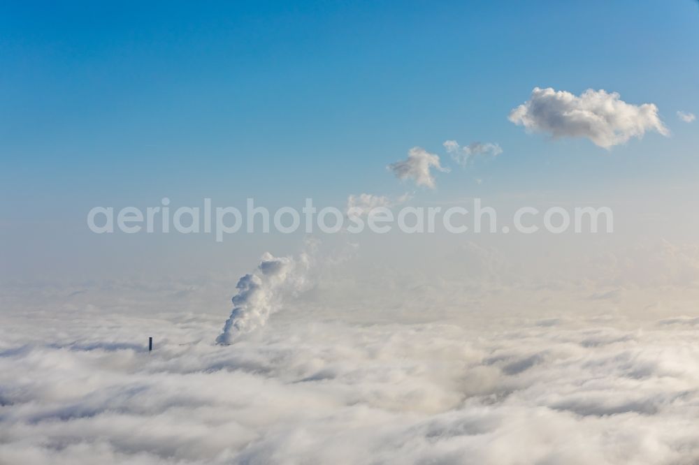 Hamm from the bird's eye view: Clouds over the power plants and exhaust towers of coal thermal power station of RWE Power in the Schmehausen part of Hamm in the state of North Rhine-Westphalia