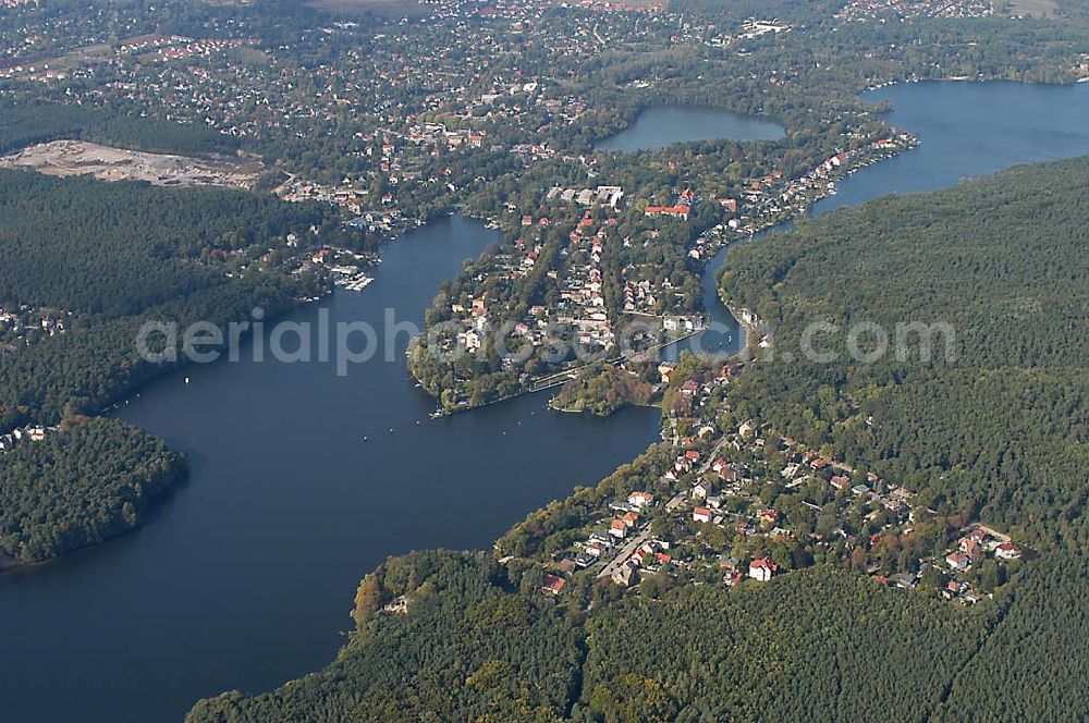 Woltersdorf / Brandenburg from the bird's eye view: 01.10.2003 Woltersdorf am Flakensee