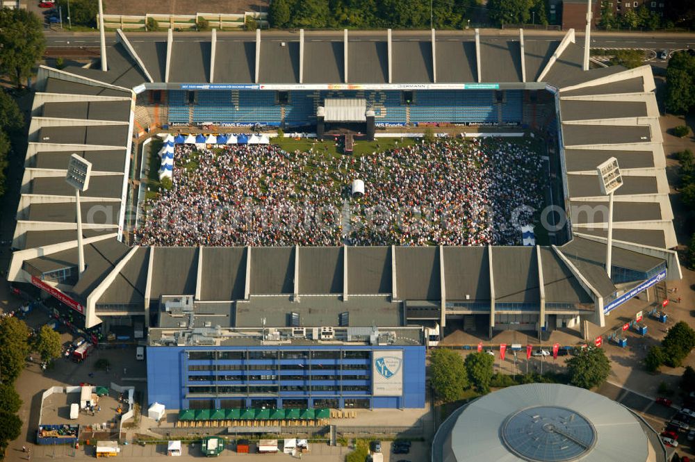 Bochum from the bird's eye view: Blick auf das Stadion in Bochum zur Zeit der FIFA WM 2006, wo im Areal des Stadions auf einer Grossbildwand Liveübertragungen der aktuellen Fußballspiele vorgeführt wurden. public Viewing Ruhrstadion.