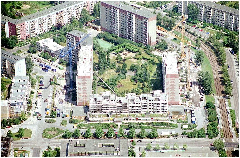 Berlin-Marzahn from the bird's eye view: Blick auf Abrißbaustellen in der Wohnsiedlung Havemannstraße - Rosenbecker Straße / Eichhorster Straße in Berlin-Marzahn / Ahrensfelde. Ein Projekt der DEGEWO / WBG Marzahn. Baufirmen: