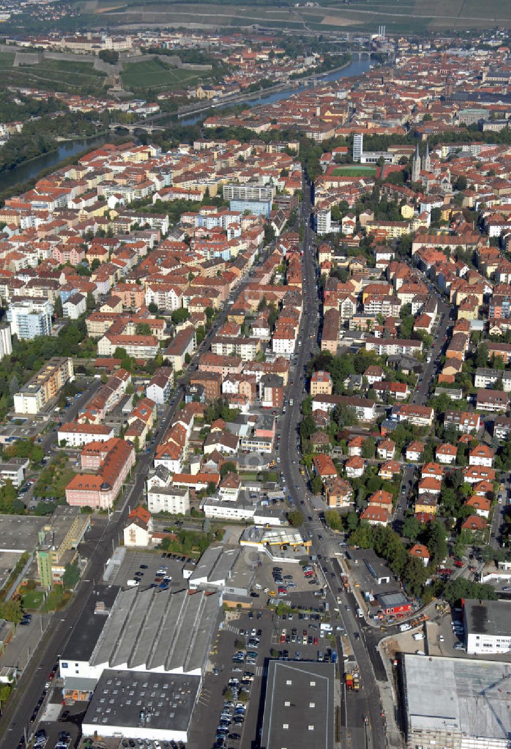 Aerial photograph WÜRZBURG - Blick über Würzburg am Main mit der MS Autovermietung Endres GmbH, Mercedes-Benz Niederlassung und der Seniorenwohnstift San derau. Würzburg ist eine kreisfreie Stadt im bayerischen Regierungsbezirk Unterfranken mit Sitz der Regierung von Unterfranken, des Bezirks Unterfranken und des Landratsamtes Würzburg. Kontakt: Stadt Würzburg, Rückermainstrasse 2, 97070 Würzburg, Tel. +49 (0)9 31 37-0, Fax +49 (0)9 31 37 33 73, e-mail: info@stadt.wuerzburg.de