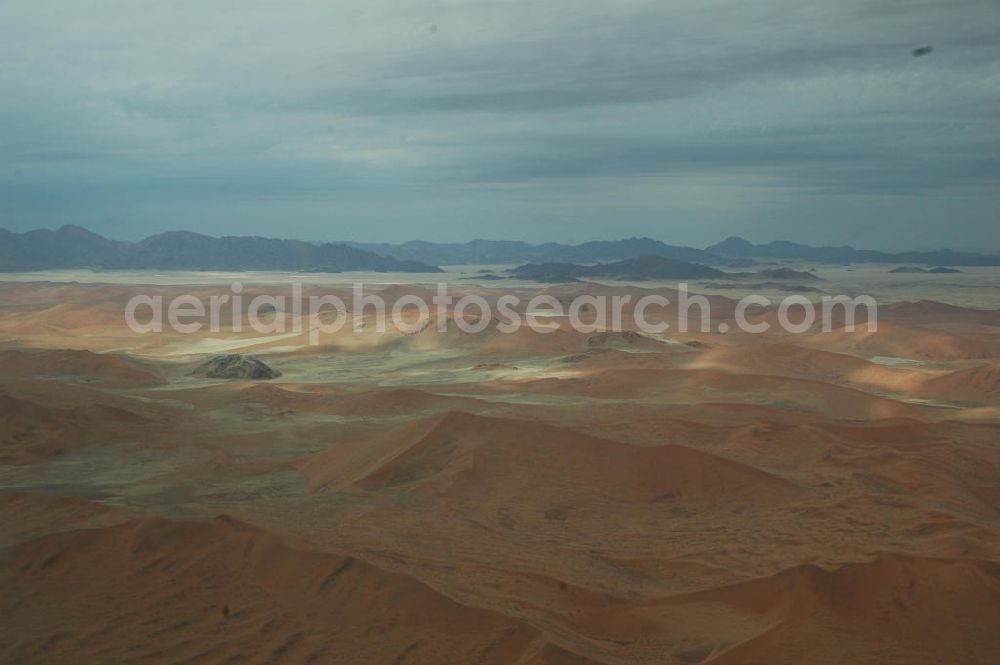 Korlia from above - Wüstenlandschaft bei Korlia in Namibia. Desert landscape near Korlia in Namibia.