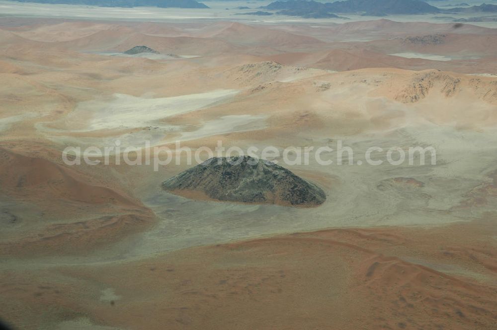 Korlia from the bird's eye view: Wüstenlandschaft bei Korlia in Namibia. Desert landscape near Korlia in Namibia.