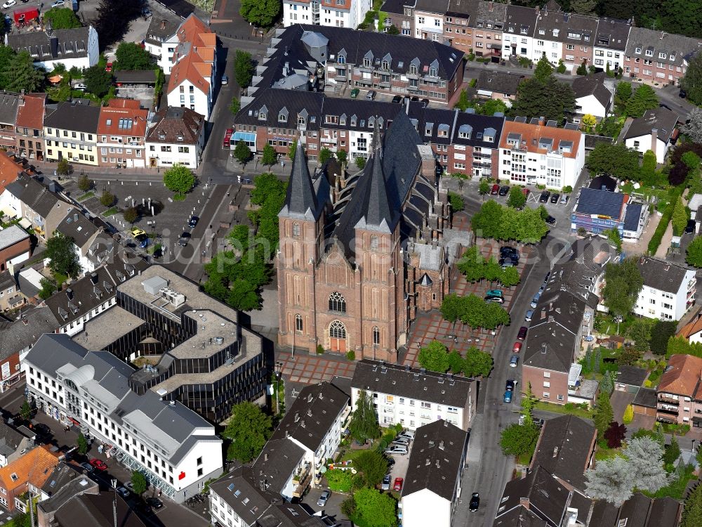 Xanten from above - Xanten Cathedral in Xanten on the Lower Rhine in North Rhine-Westphalia