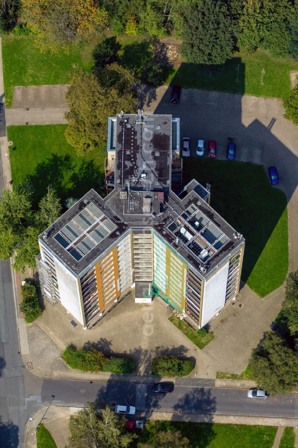 Aerial photograph Hattingen OT Welper - View of Y-high rise in the district of Welper in Hattingen the in the state North Rhine-Westphalia