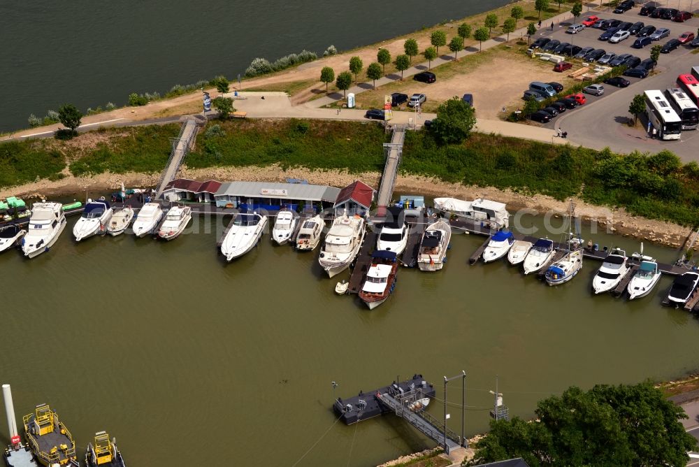 Aerial image Nochern - Pleasure boat marina with docks and moorings on the shore area in Sankt Goar in the state Rhineland-Palatinate