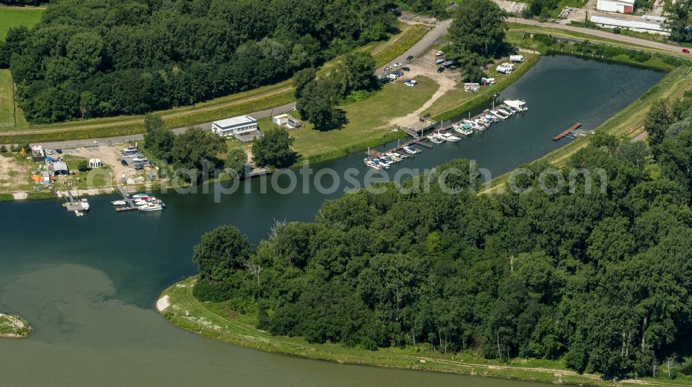 Aerial image Wörth am Rhein - Quays and boat moorings at the port of the inland port Maximiliansau in Woerth am Rhein in the state Rhineland-Palatinate, Germany