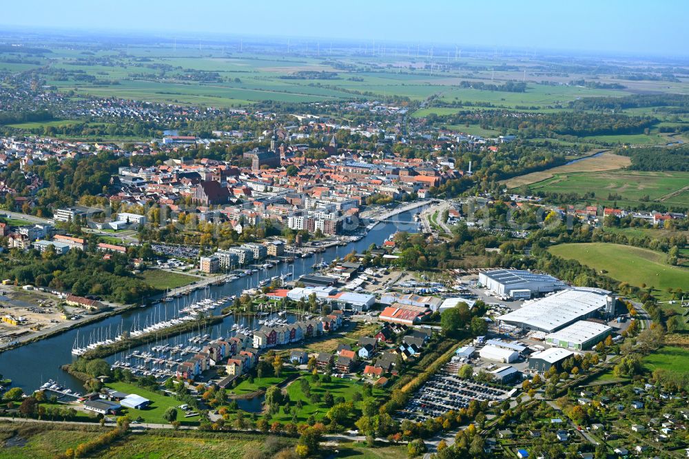 Aerial photograph Hansestadt Greifswald - Pleasure boat marina with docks and moorings on the shore area in Greifswald in the state Mecklenburg - Western Pomerania, Germany