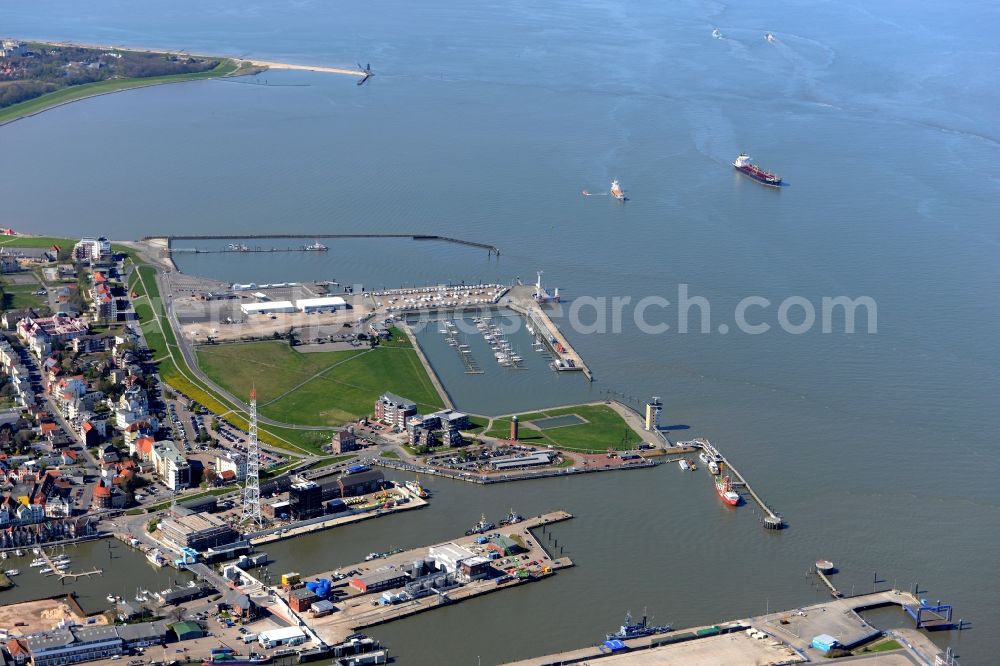 Cuxhaven from above - Pleasure boat marina with docks and moorings on the shore area Am Alten Hafen in Cuxhaven in the state Lower Saxony