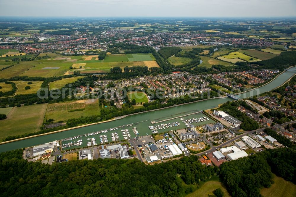 Bergkamen from above - Pleasure boat marina with docks and moorings on the shore area in Bergkamen in the state North Rhine-Westphalia