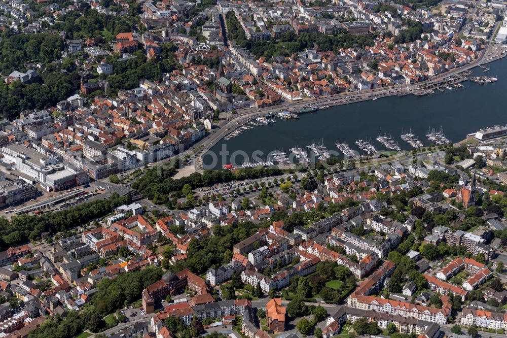 Aerial image Flensburg - Pleasure boat marina with docks and moorings on the shore area of Hafenspitze in Flensburg in the state Schleswig-Holstein, Germany