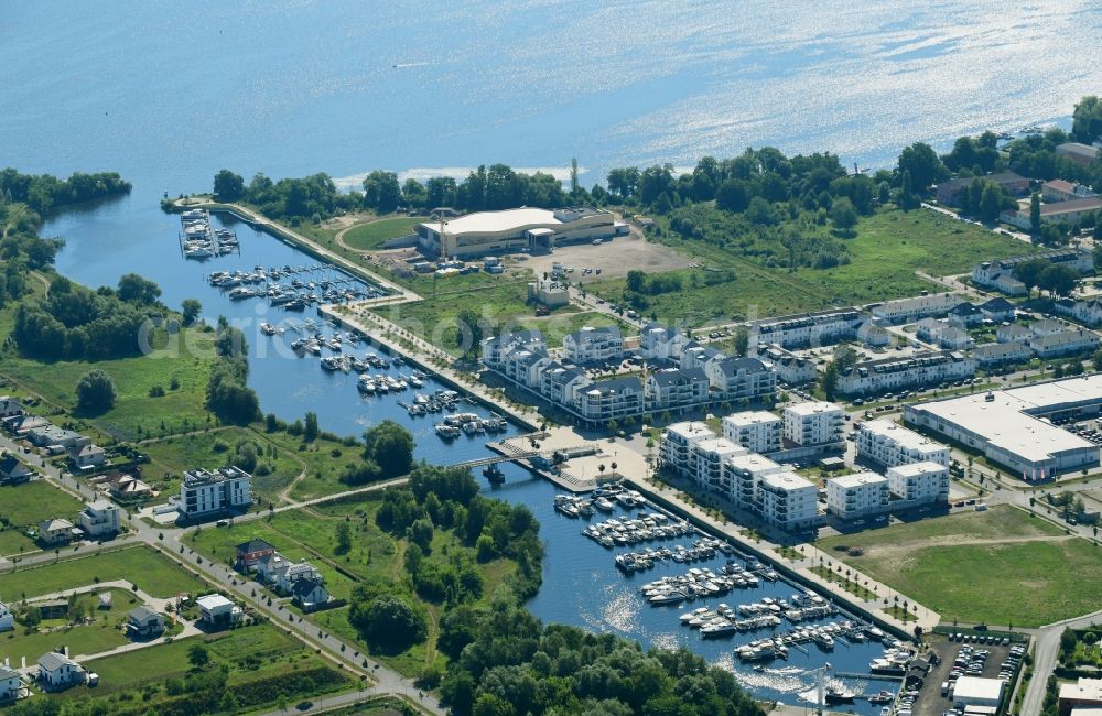 Aerial photograph Werder (Havel) - Marina with pleasure boat moorings and moorings on the banks of the Havel in Werder (Havel) in the state of Brandenburg, Germany