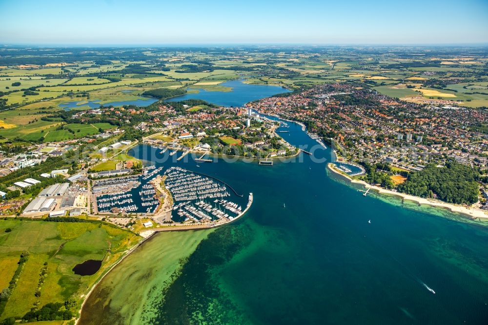 Aerial image Neustadt in Holstein - Pleasure boat marina with docks and moorings on the shore area in Neustadt in Holstein in the state Schleswig-Holstein