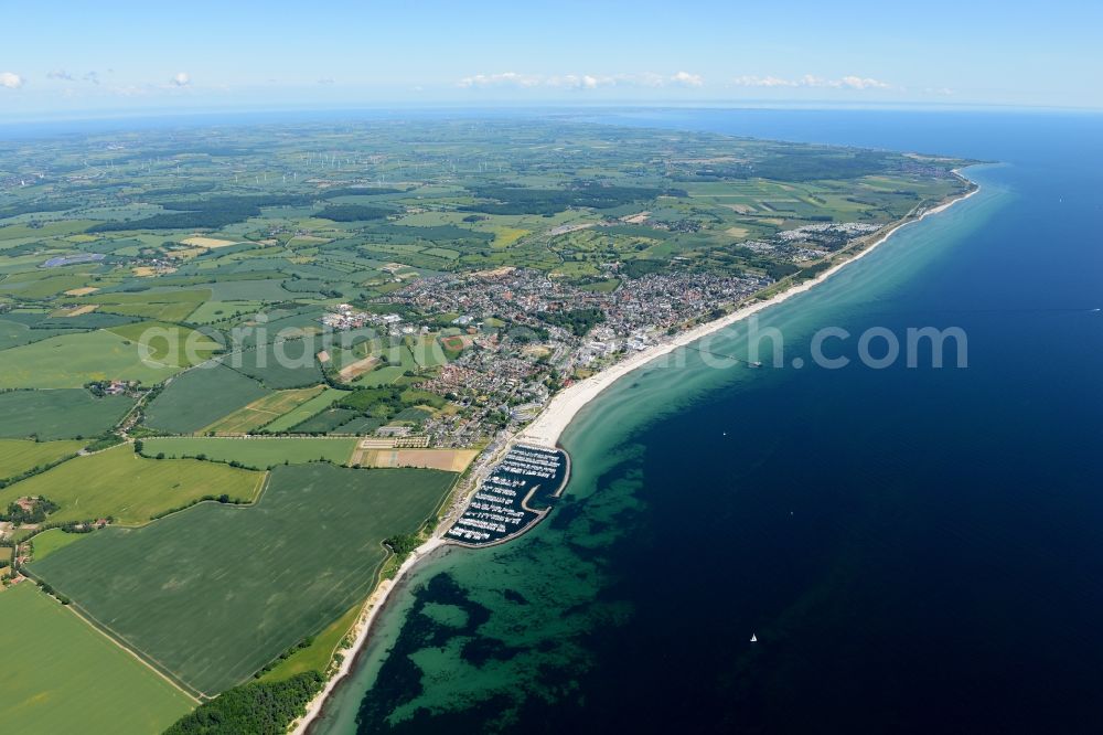 Aerial image Grömitz - Pleasure boat marina with docks and moorings on the shore area of North Sea in Groemitz in the state Schleswig-Holstein