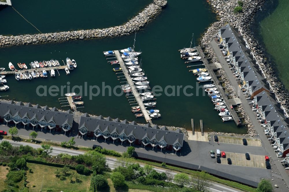 Aerial photograph Hasle - Pleasure boat marina with docks and moorings on the shore area of Baltic Sea in Hasle in Hovedstaden, Denmark