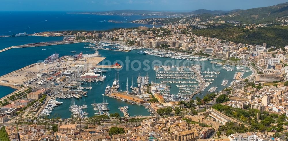 Aerial photograph Palma - Pleasure boat marina with docks and moorings on the shore area Port de Palma in Palma in Balearische Insel Mallorca, Spain