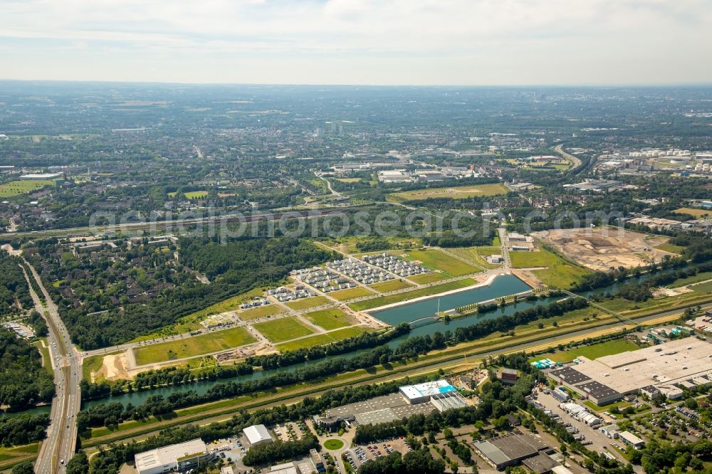 Gelsenkirchen from the bird's eye view: Pleasure boat marina with docks and moorings on the shore area des Rhein-Herne-Kanal on the grounds of the former Graf Bismarck colliery in Gelsenkirchen in the state North Rhine-Westphalia