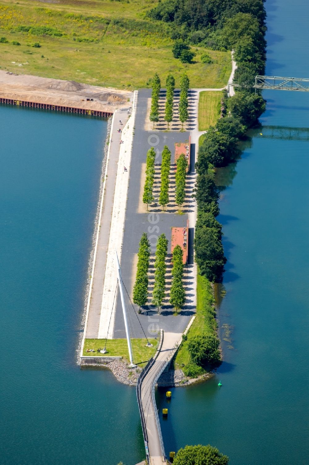 Aerial image Gelsenkirchen - Pleasure boat marina with docks and moorings on the shore area des Rhein-Herne-Kanal on the grounds of the former Graf Bismarck colliery in Gelsenkirchen in the state North Rhine-Westphalia