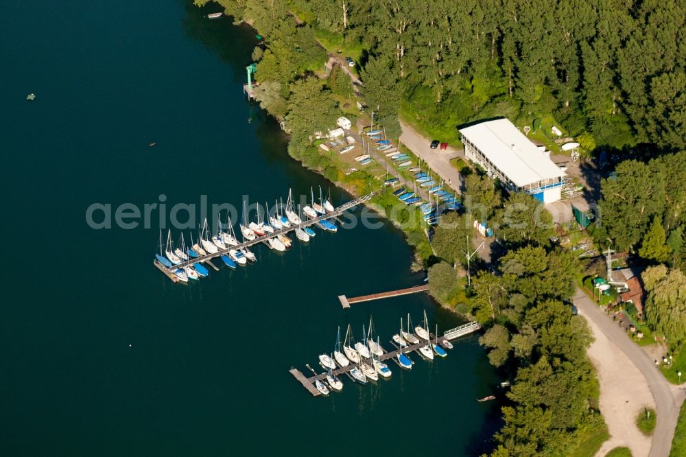 Wörth am Rhein from the bird's eye view: Pleasure boat marina with docks and moorings on the shore area of Segelclub RKC Woerth e.V. in Woerth am Rhein in the state Rhineland-Palatinate, Germany