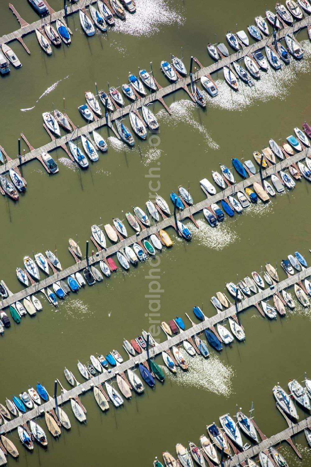 Aerial image Wedel - Pleasure boat marina with docks and moorings on the shore area in Wedel in the state Schleswig-Holstein