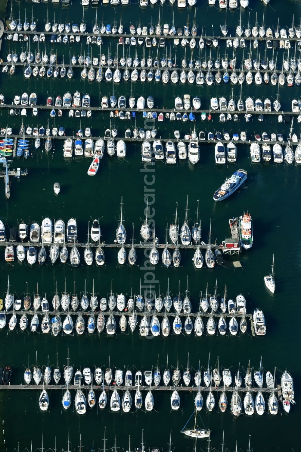 Grömitz from the bird's eye view: Yacht harbour by sports boats and boat moorings in Groemitz in the federal state Schleswig - Holstein, Germany