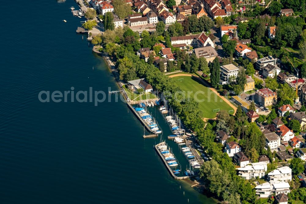 Überlingen from the bird's eye view: Pleasure boat marina with docks and moorings on the shore area on lake of Constance in Ueberlingen in the state Baden-Wuerttemberg, Germany