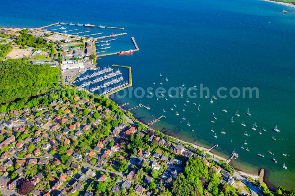 Eckernförde from above - Pleasure boat marina with docks and moorings on the shore area Eckernfoerde on street An de Dang in Eckernfoerde in the state Schleswig-Holstein, Germany