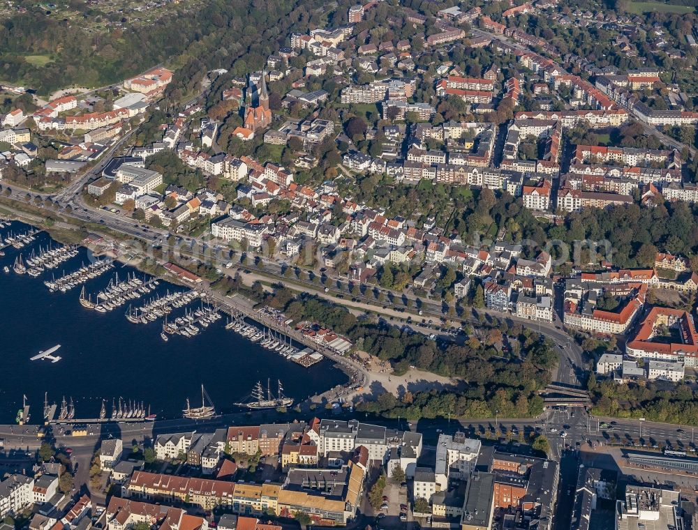 Aerial image Flensburg - Pleasure boat marina with docks and moorings on the shore area of Flenburger Foerde in the district Juergensby in Flensburg in the state Schleswig-Holstein, Germany