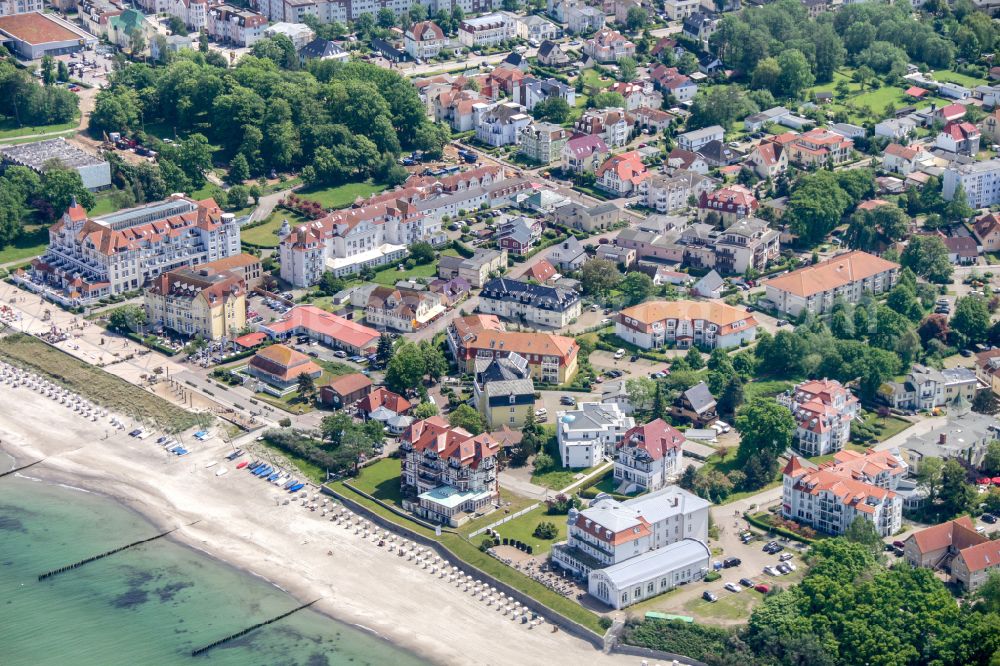 Aerial photograph Ostseebad Kühlungsborn - Pleasure boat marina with docks and moorings on the shore area of Baltic Sea on street Hafenstrasse in Ostseebad Kuehlungsborn Hafenstrasse in the state Mecklenburg - Western Pomerania, Germany