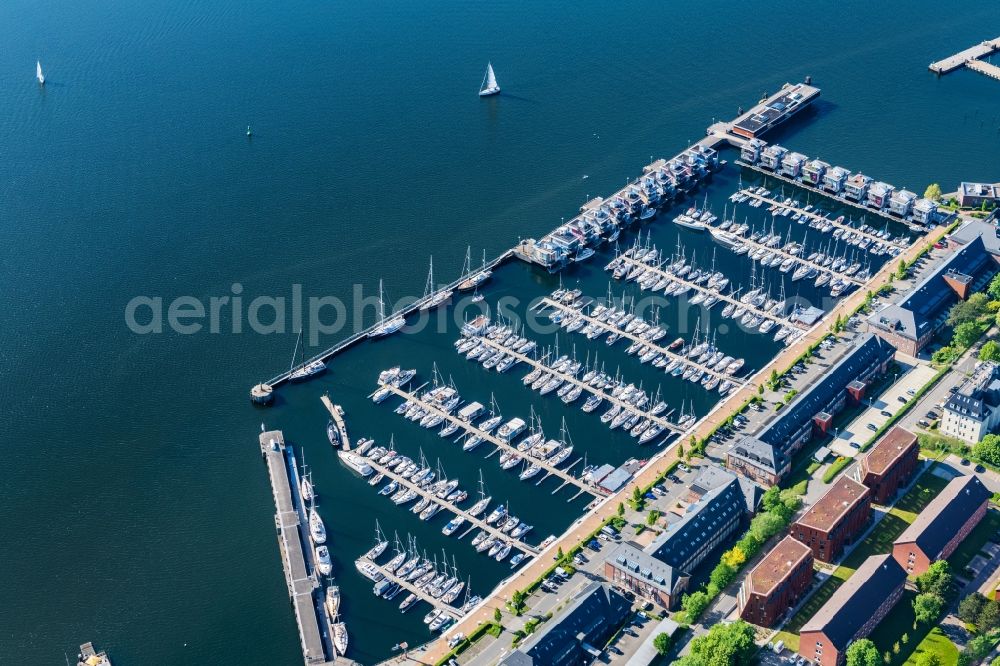 Aerial image Flensburg - Pleasure boat marina with docks and moorings on the shore area Sonwik in Flensburg in the state Schleswig-Holstein, Germany