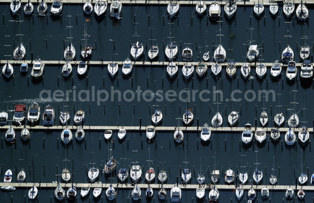 Rostock from the bird's eye view: Pleasure boat marina with docks and moorings on the shore area of baltic see in Rostock in the state Mecklenburg - Western Pomerania